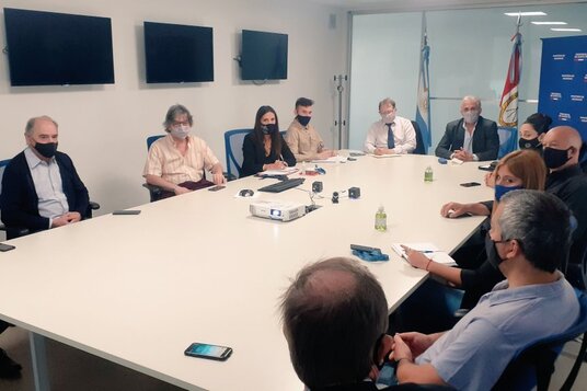 Imagen de Reunión con autoridades policiales y de seguridad de la provincia de Santa Fe. Imagen de Reunión con autoridades policiales y de seguridad de la provincia de Santa Fe.