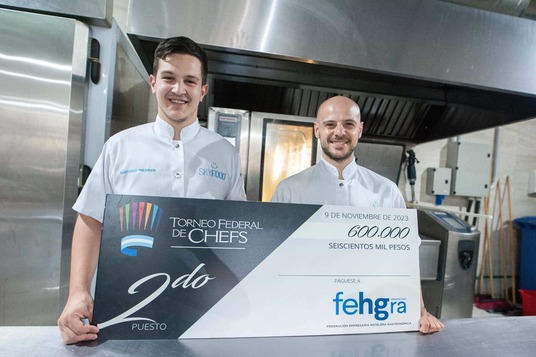 Santiago y Eliel fueron los ganadores del Torneo de chefs 2023 de AEHGAR Santiago y Eliel fueron los ganadores del Torneo de chefs 2023 de AEHGAR