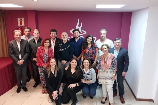 La reunión se llevó a cabo en la sede de AEHGAR La reunión se llevó a cabo en la sede de AEHGAR